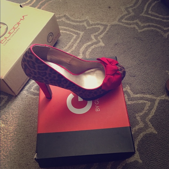 Shoes - Picture 1 of 3